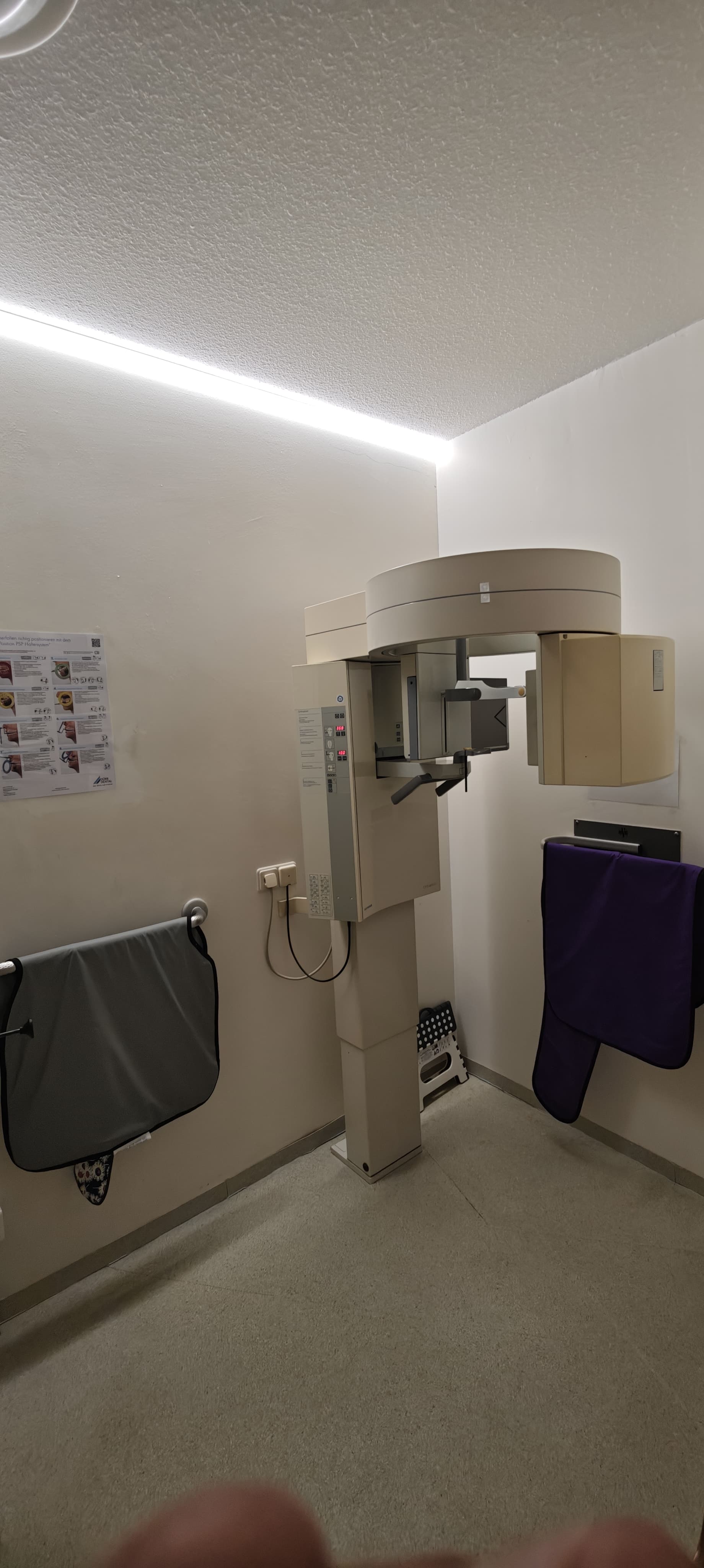 Indirekte Beleuchtung Arztpraxis